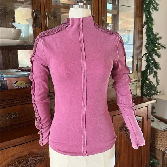 We The Free Overdrive Layering Top Size Medium Sweetheart Combo - Picture 2 of 6